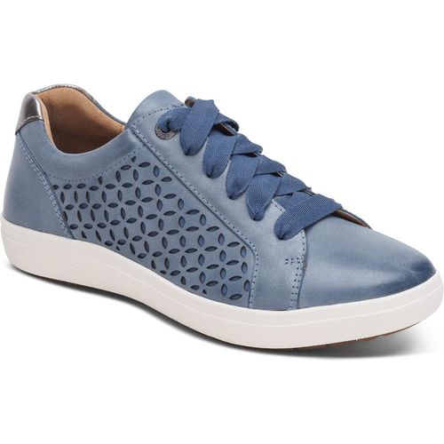 Courtney Lace-up Sneaker