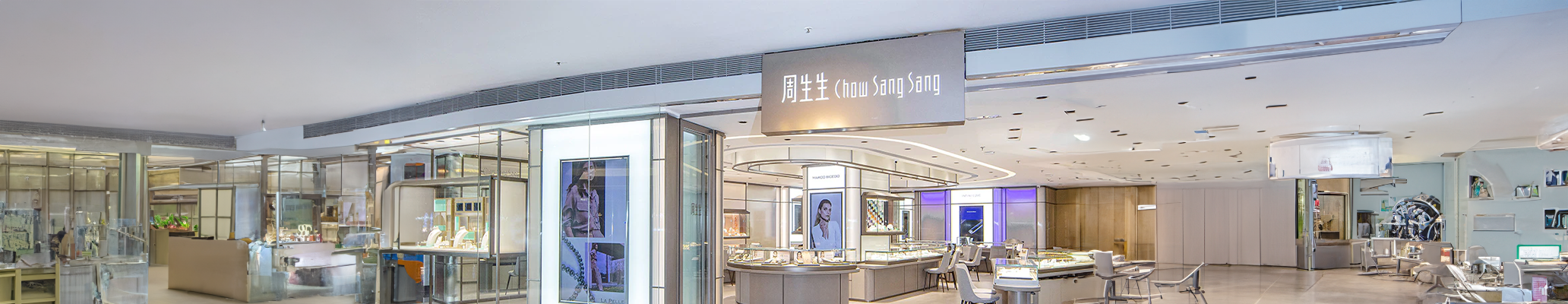 現於周生生網店購買任何Hello Kitty飾品，並輪入優惠碼KTBOXOS，即獲限定蝴蝶結珠寶盒一個，立即選購！指定27個國家滿HK$3,900免運費。金片除外，受條款約束。  優惠期: 即日至2025年12月31日(香港時間)!