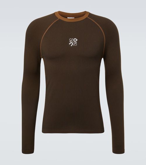X On logo technical top
