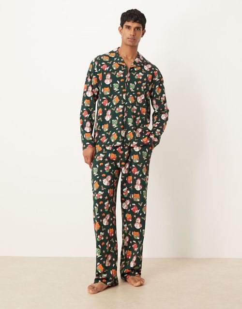 Pajama set with Christmas characters graphic in green