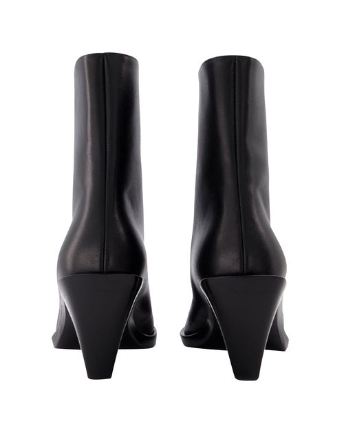 Eclair Zipper Boots in Black Leather