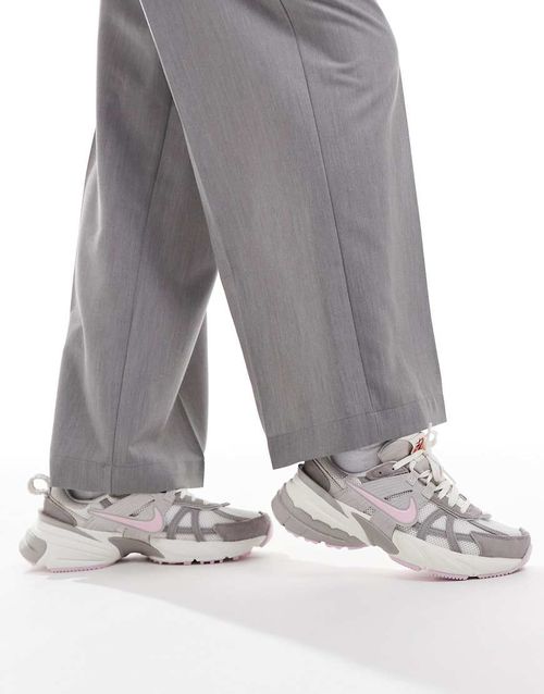 V2K Run sneakers in gray and pink