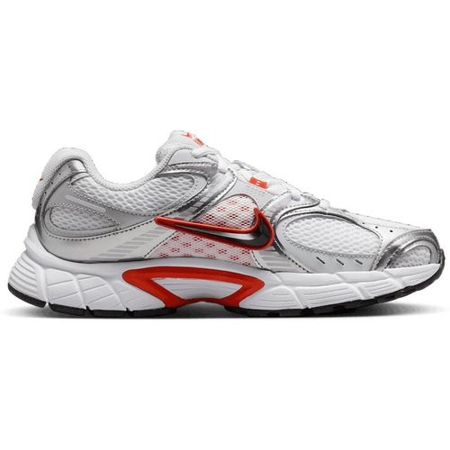 Nike Womens V5 Runner in White/Black