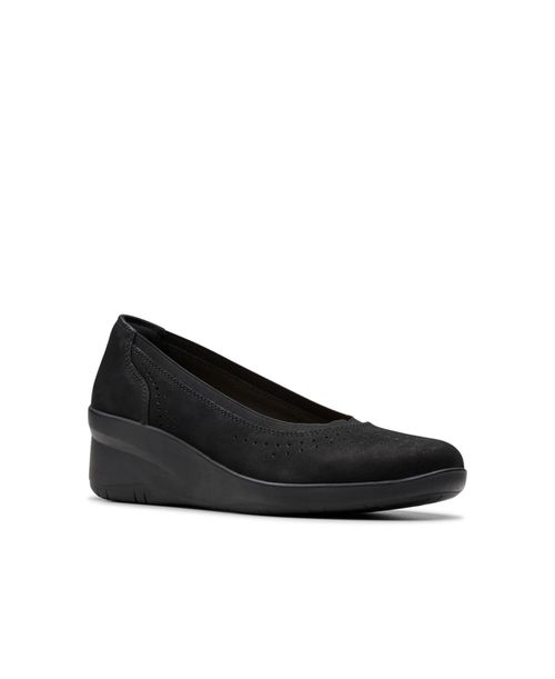 Collection Women's Suttyn Kaylie Slip-On Shoes - Black Nubuck