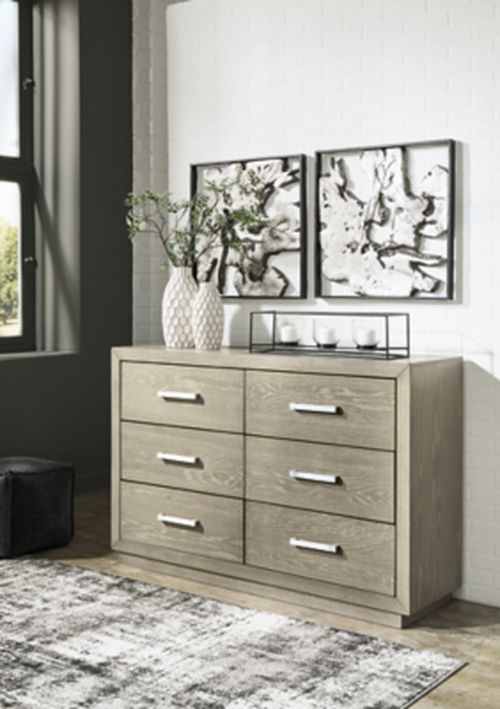 Fawnburg 6 Drawer Dresser, Gray