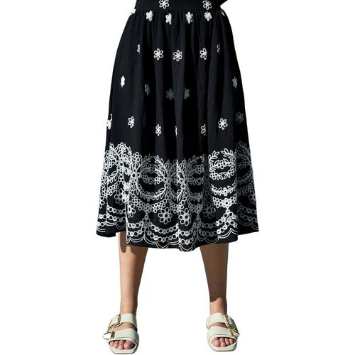 Yumi Women's Black Embroidered Midi Skirt
