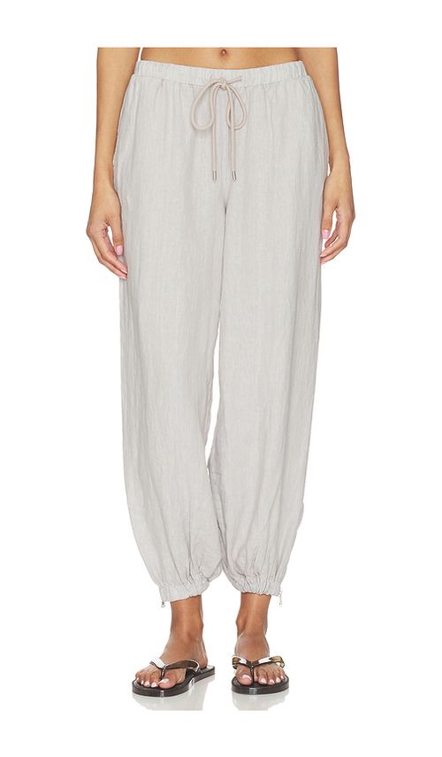 L'AGENCE Mariko Jogger With Zipper in Light Pewter. L also in XS