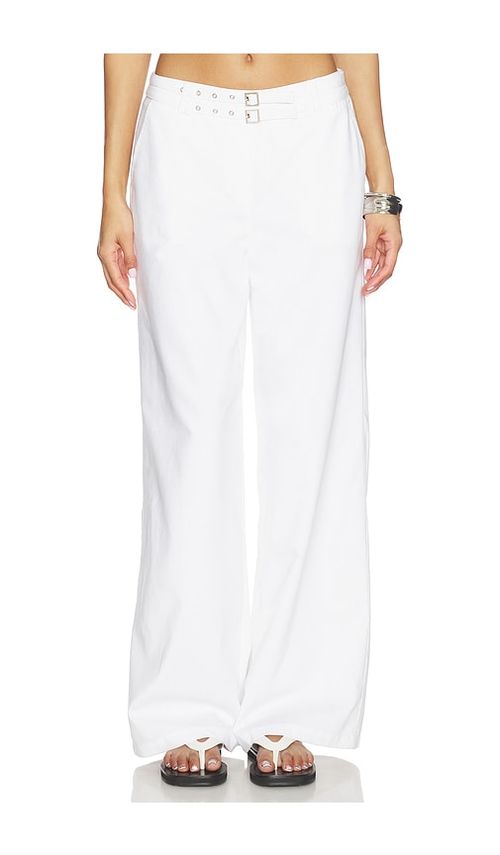 SEVEN WONDERS Zaylee Buckle Wide Leg Pant in White. - S also in XS, M