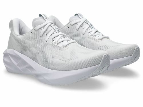 Women's Novablast 5 Shoes In White/piedmont Grey