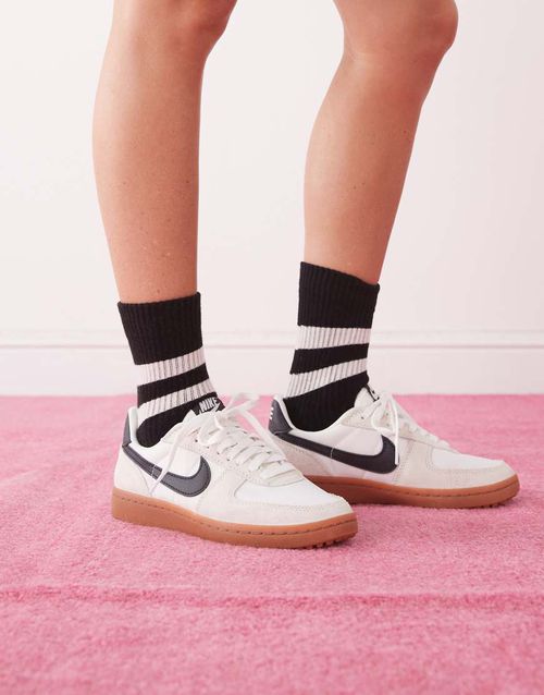 Field General sneakers in ivory & black-Neutral