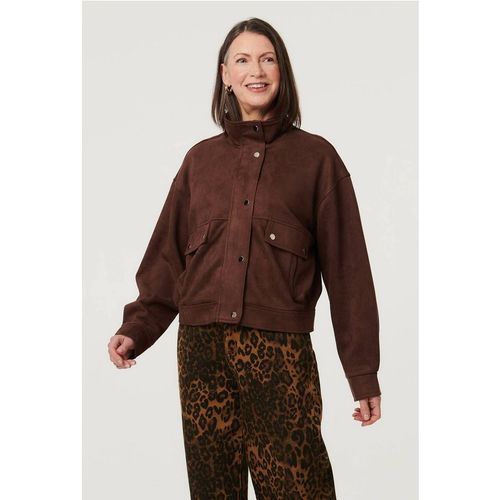 Izabel London Faux Suede Pocket Front Relaxed Jacket In Brown