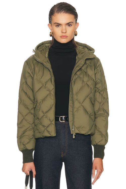 Burberry Delley Jacket in Pasture Green - Green. S also in XS, M