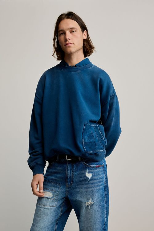 Plain sweatshirt logo