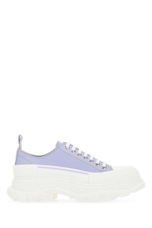 Sneakers in Purple