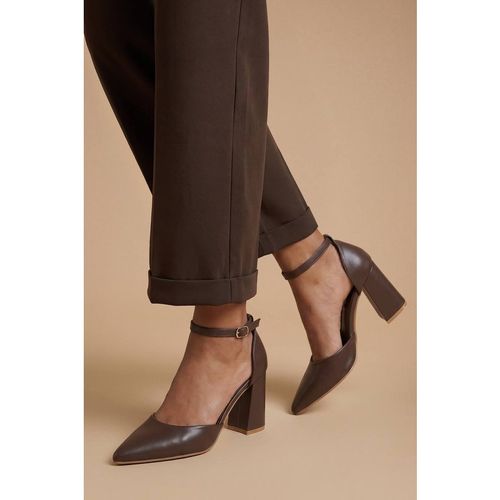 Dorothy Perkins Women's Blanche Ankle Strap Pointed High Block Heel Court Shoes in Chocolate