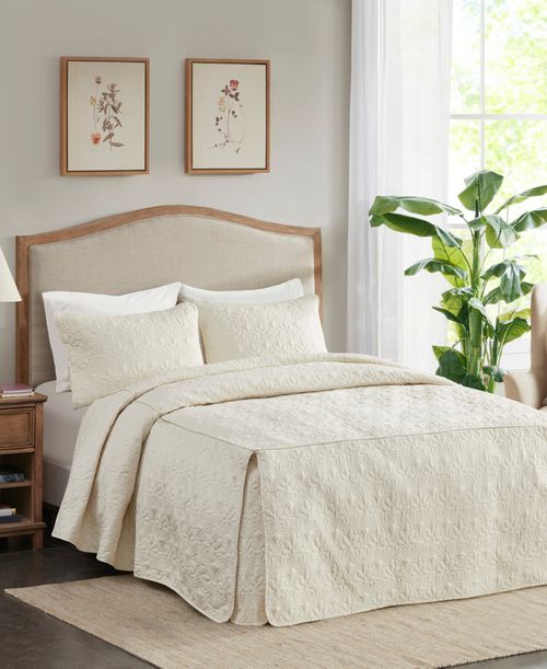 Quebec Open Corner Pleated Quilted Bedspread, Queen - Cream