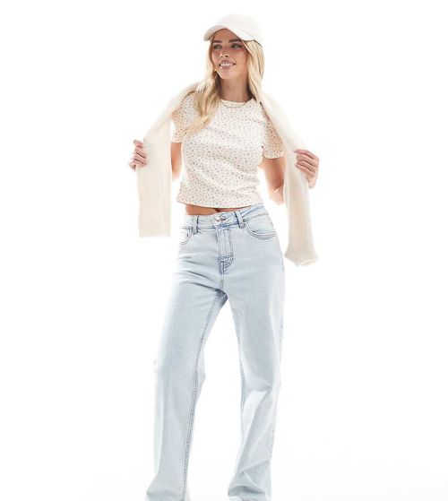 Miss Selfridge Petite heart pocket straight leg jeans in ice bleach wash-Blue