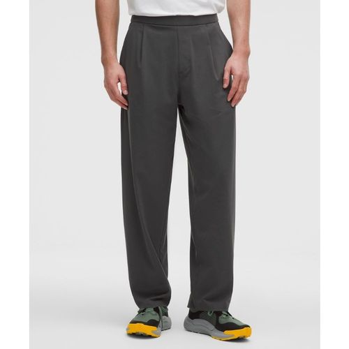 Lululemon – Men's Daydrift Relaxed-Fit Pleated Trousers Regular No Belt Loops – Color Grey