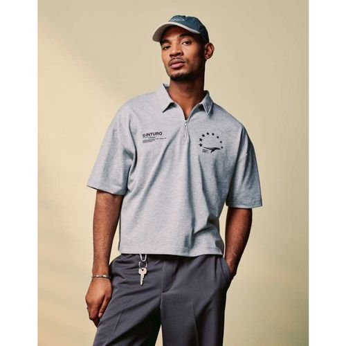 ASOS DESIGN Mens boxy oversized zipped polo with sports graphic in grey marl rib - X-Large