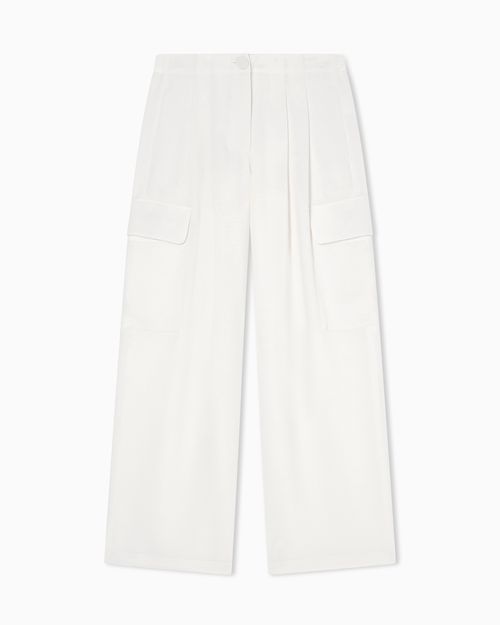 Wide trousers with pleats